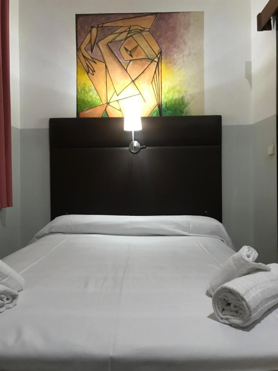 Hostal Eden Barcelona Bagian luar foto