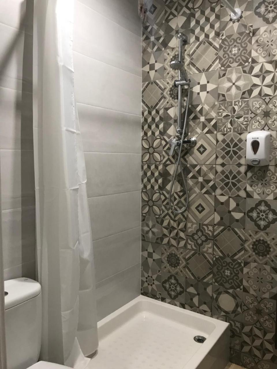 Hostal Eden Barcelona Bagian luar foto