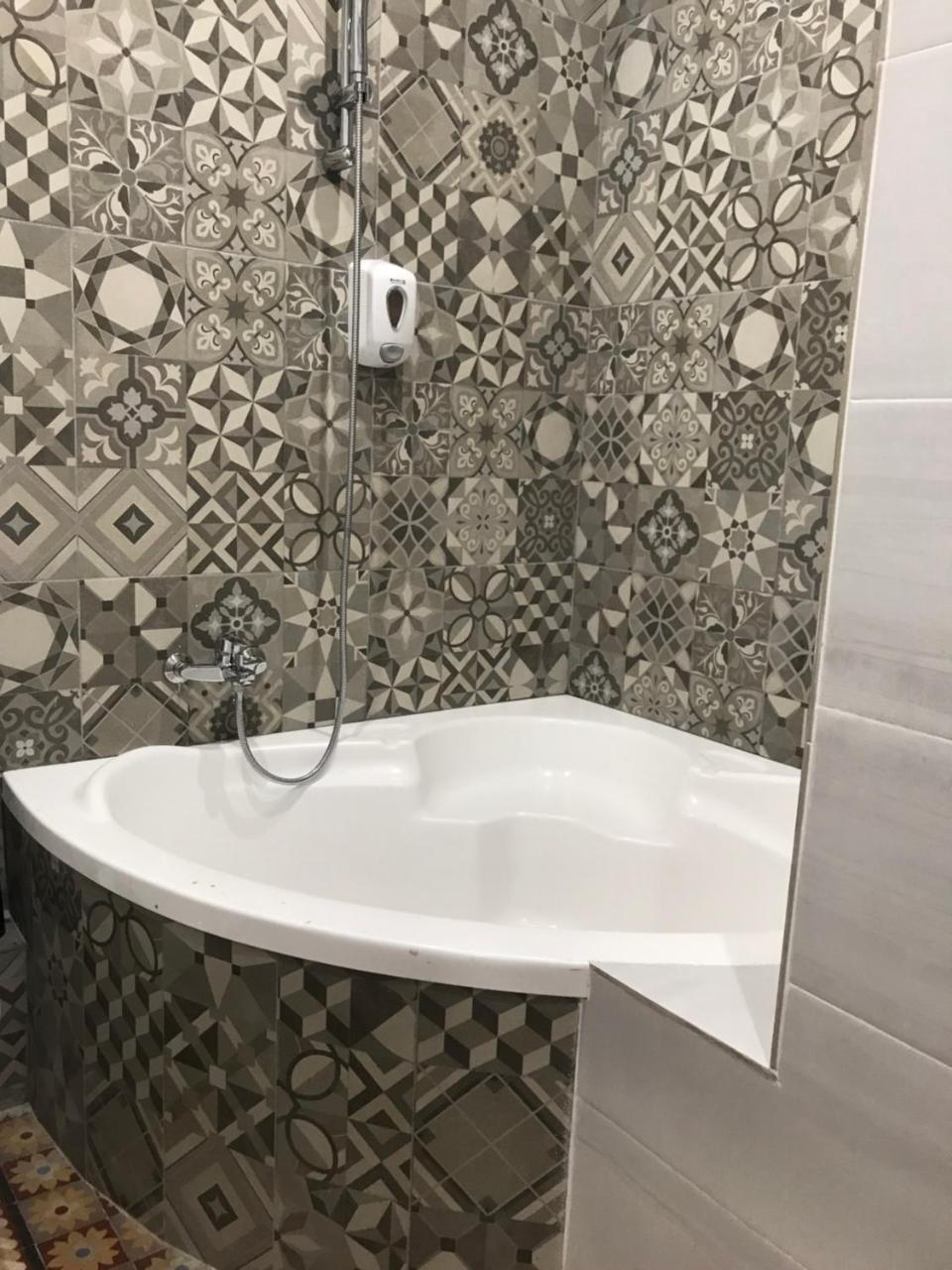 Hostal Eden Barcelona Bagian luar foto